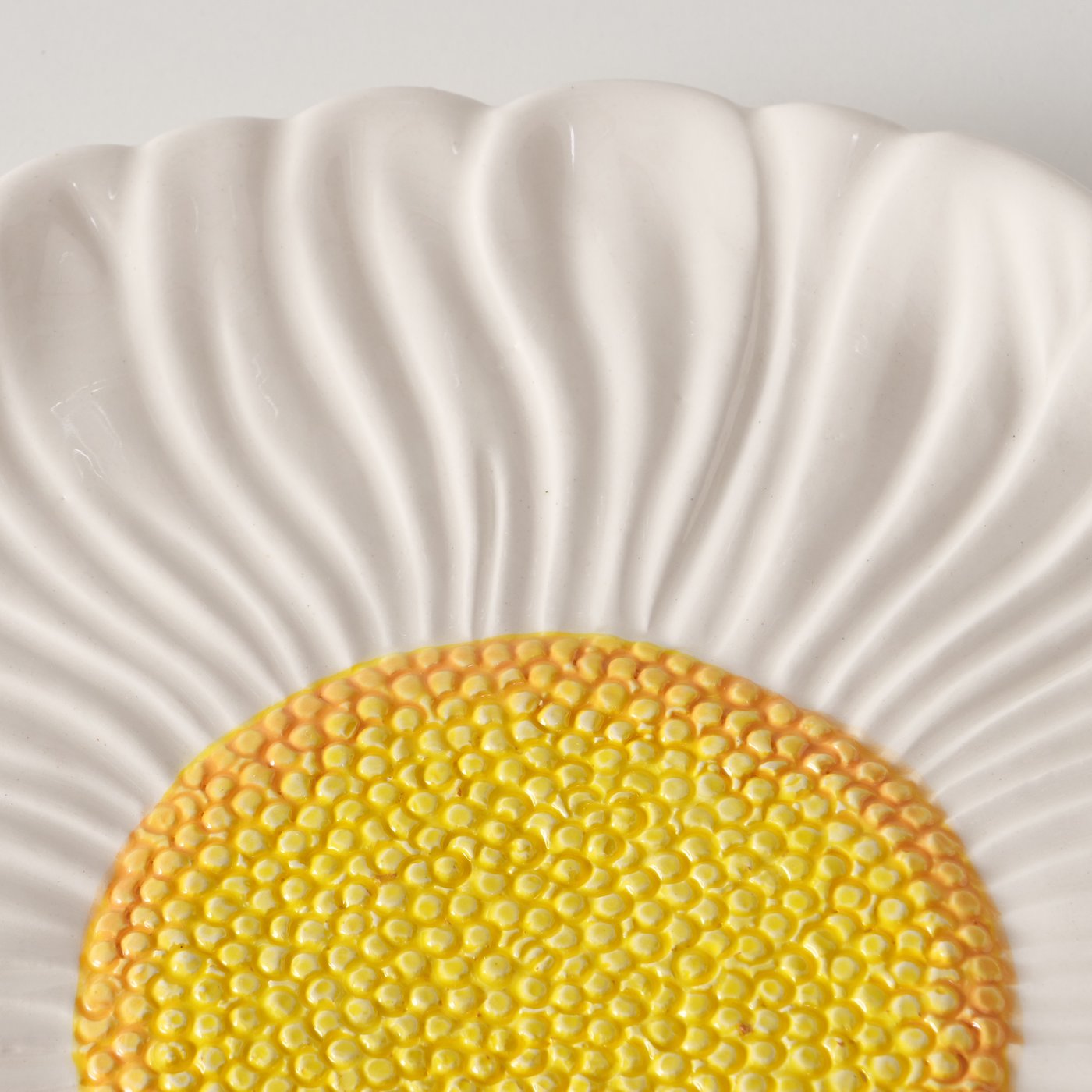 Teller Daisy Blütendesign