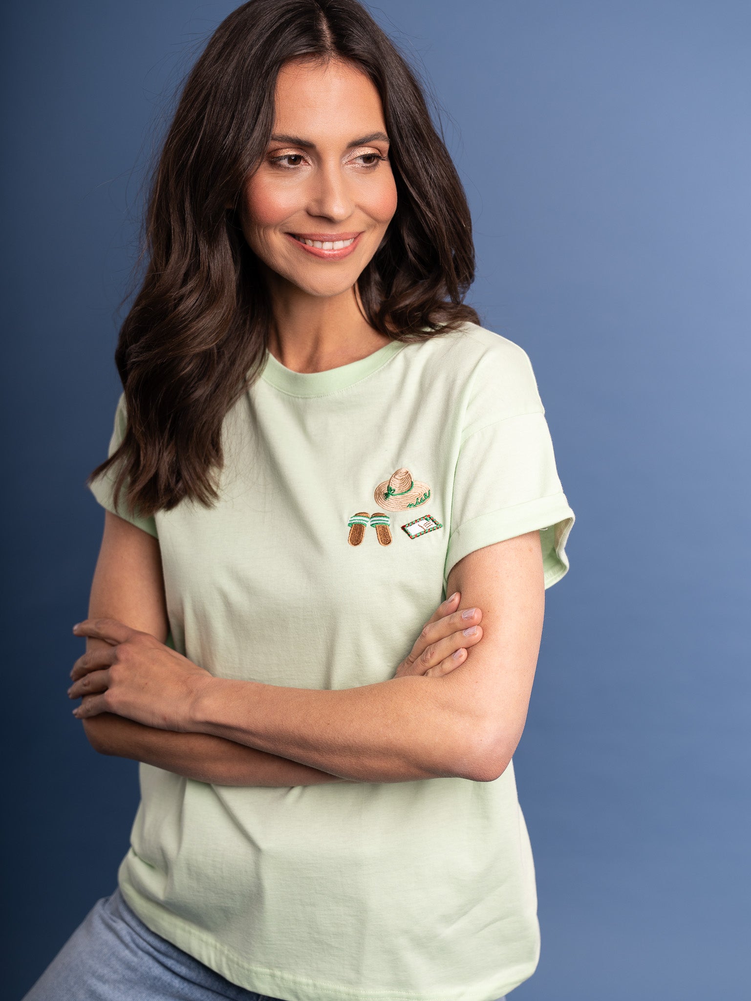 Lässiges Sommershirt in Mintgrün mit Flip Flops