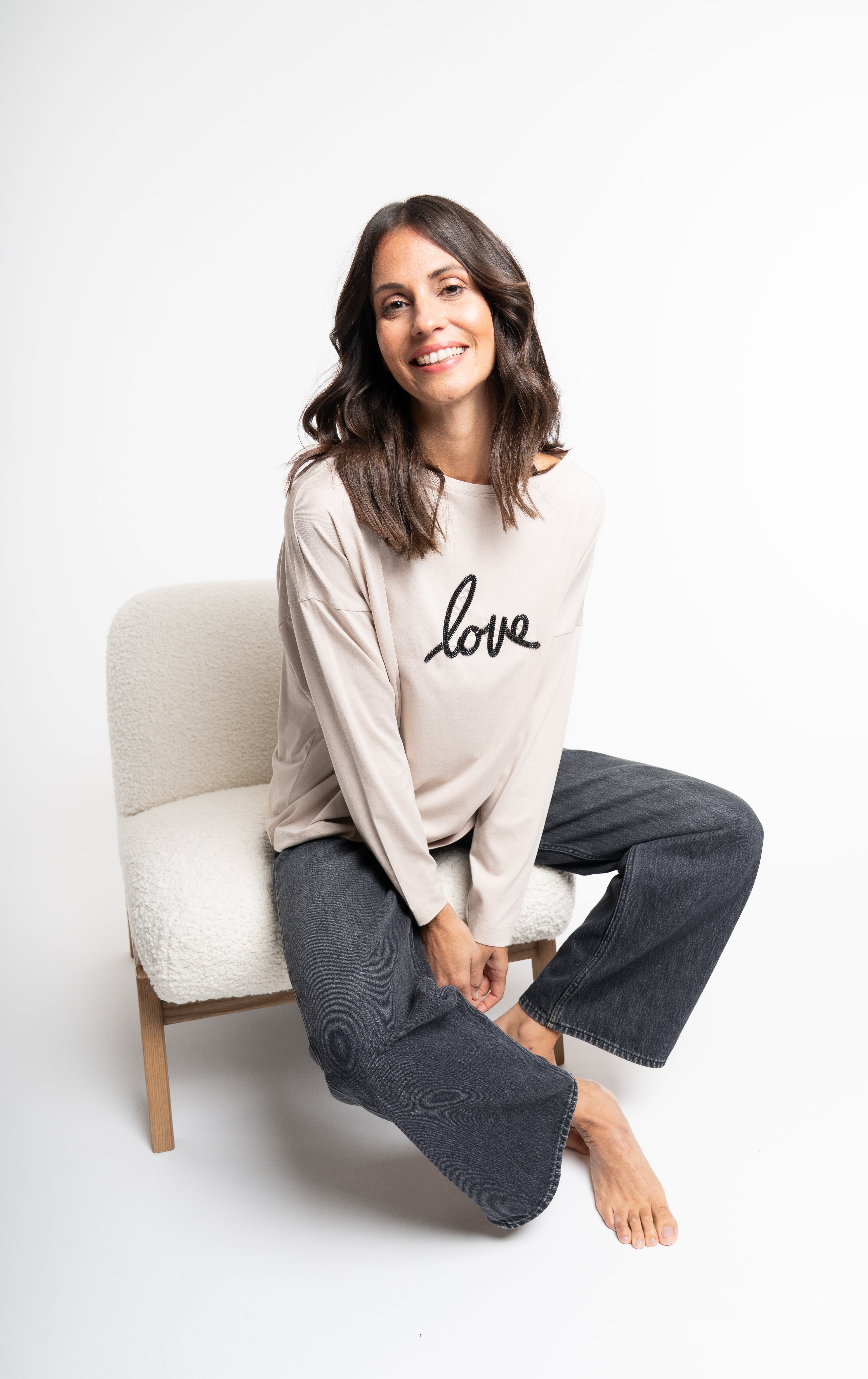 Oversized Shirt mit Bruststickerei "love", Beige