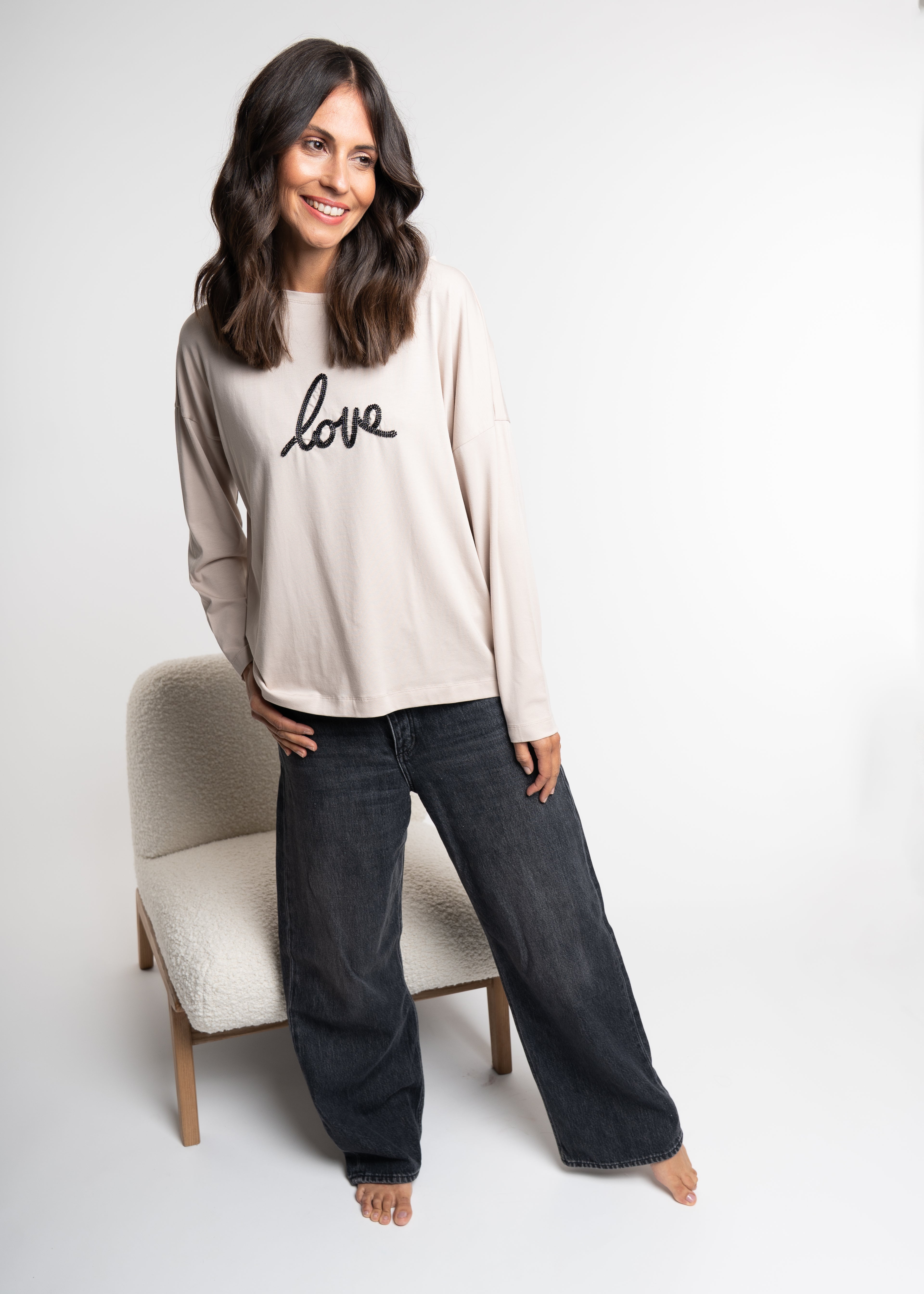 Oversized Shirt mit Bruststickerei "love", Beige