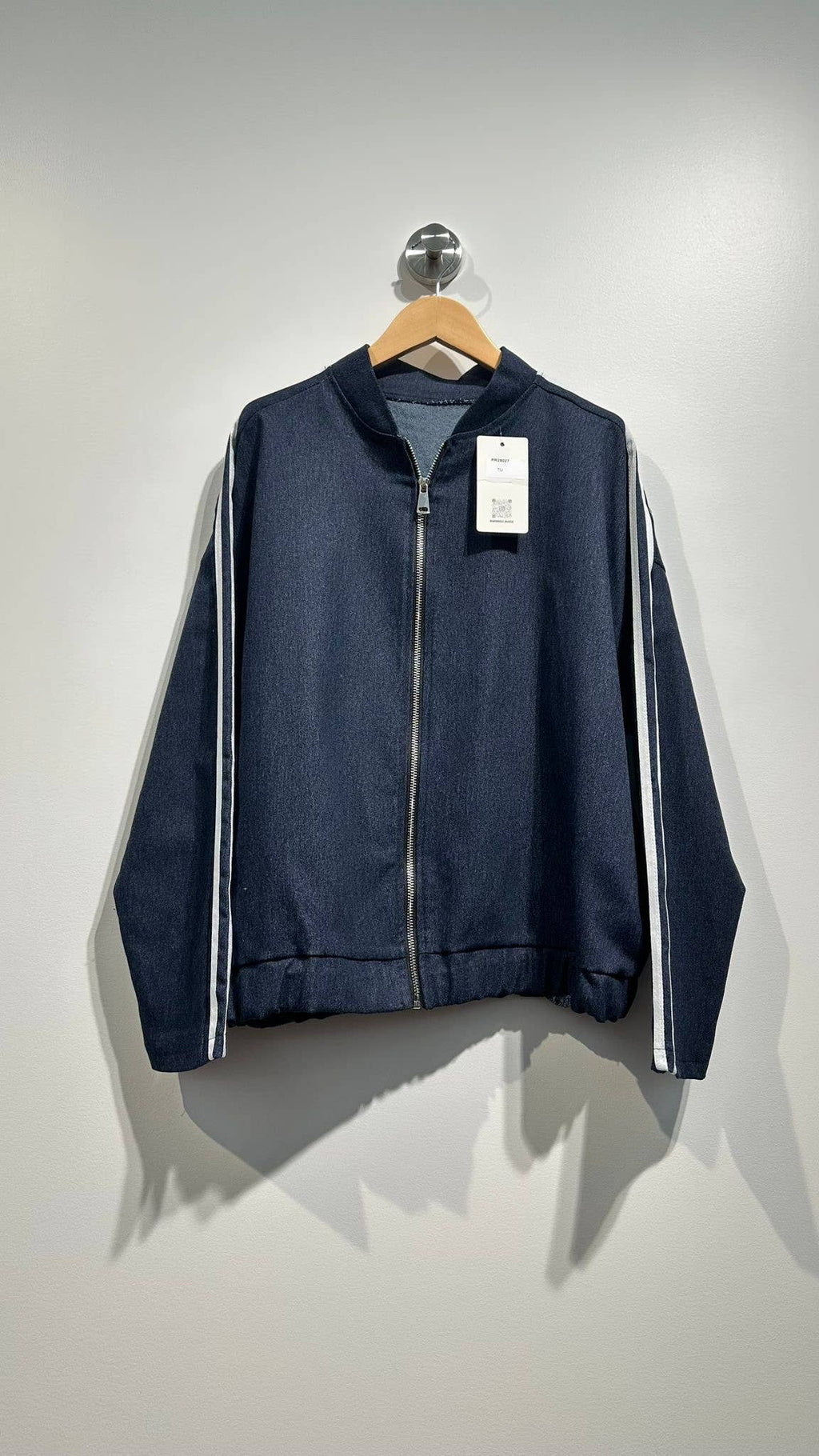 Oversize-Bomberjacke aus Denim mit Streifendetails – Dunkelblau
