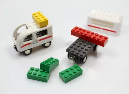 Noppi Zug ICE, kompatibel zu LEGO und BRIO, kleine Eisenbahn mit 4 Waggons