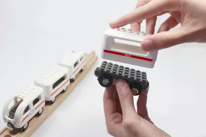 Noppi Zug ICE, kompatibel zu LEGO und BRIO, kleine Eisenbahn mit 4 Waggons