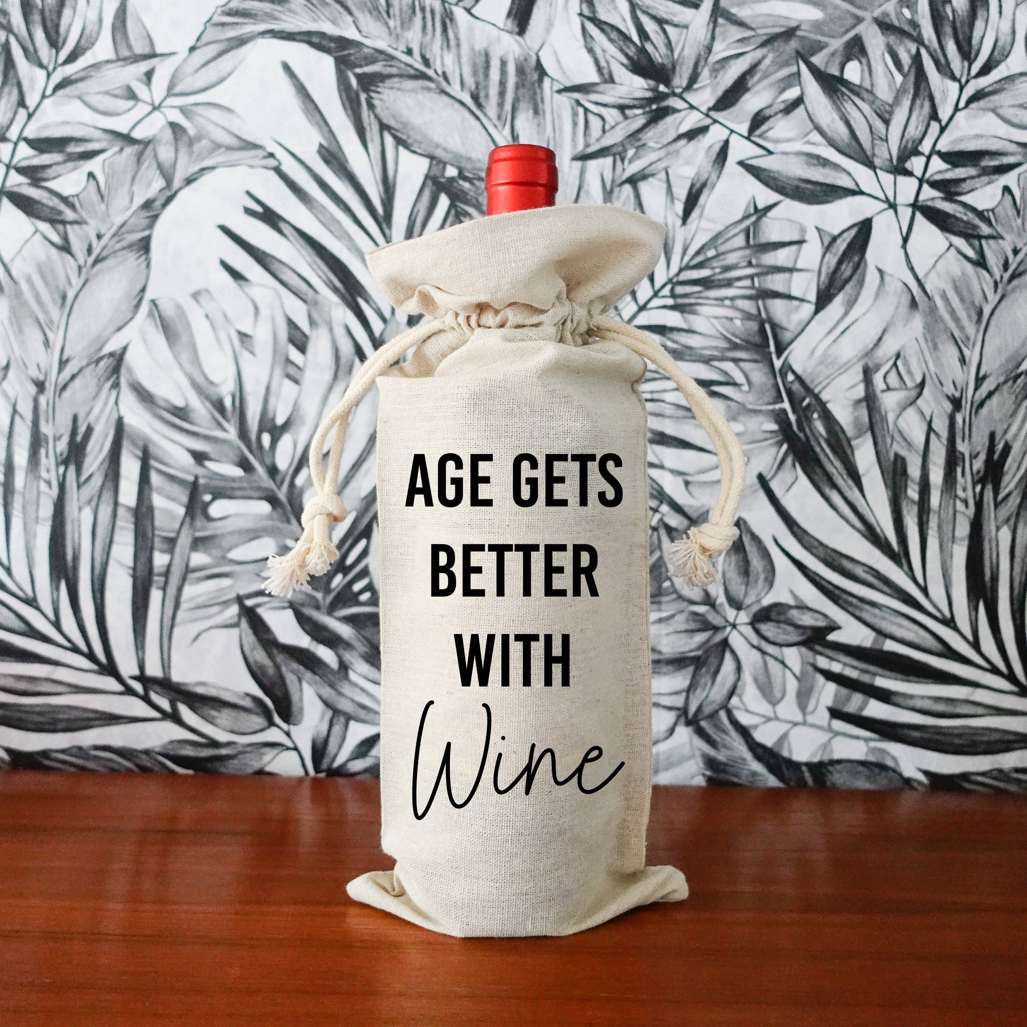 Flasche in Geschenkverpackung — Mit Wein wird das Alter besser