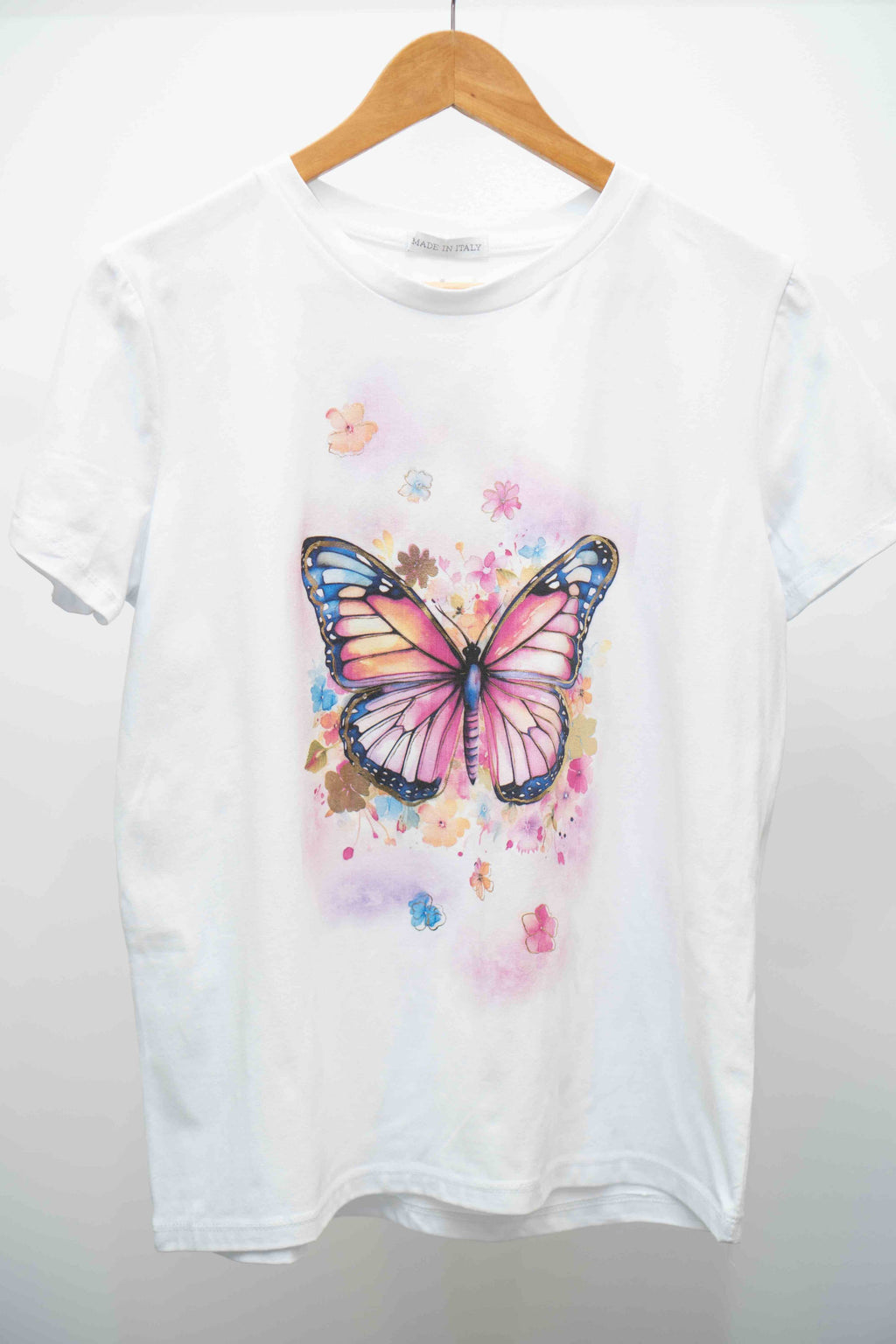 T-Shirt Schmetterling – Romantisches Damen-Shirt mit Blumen-Print von MOOYA