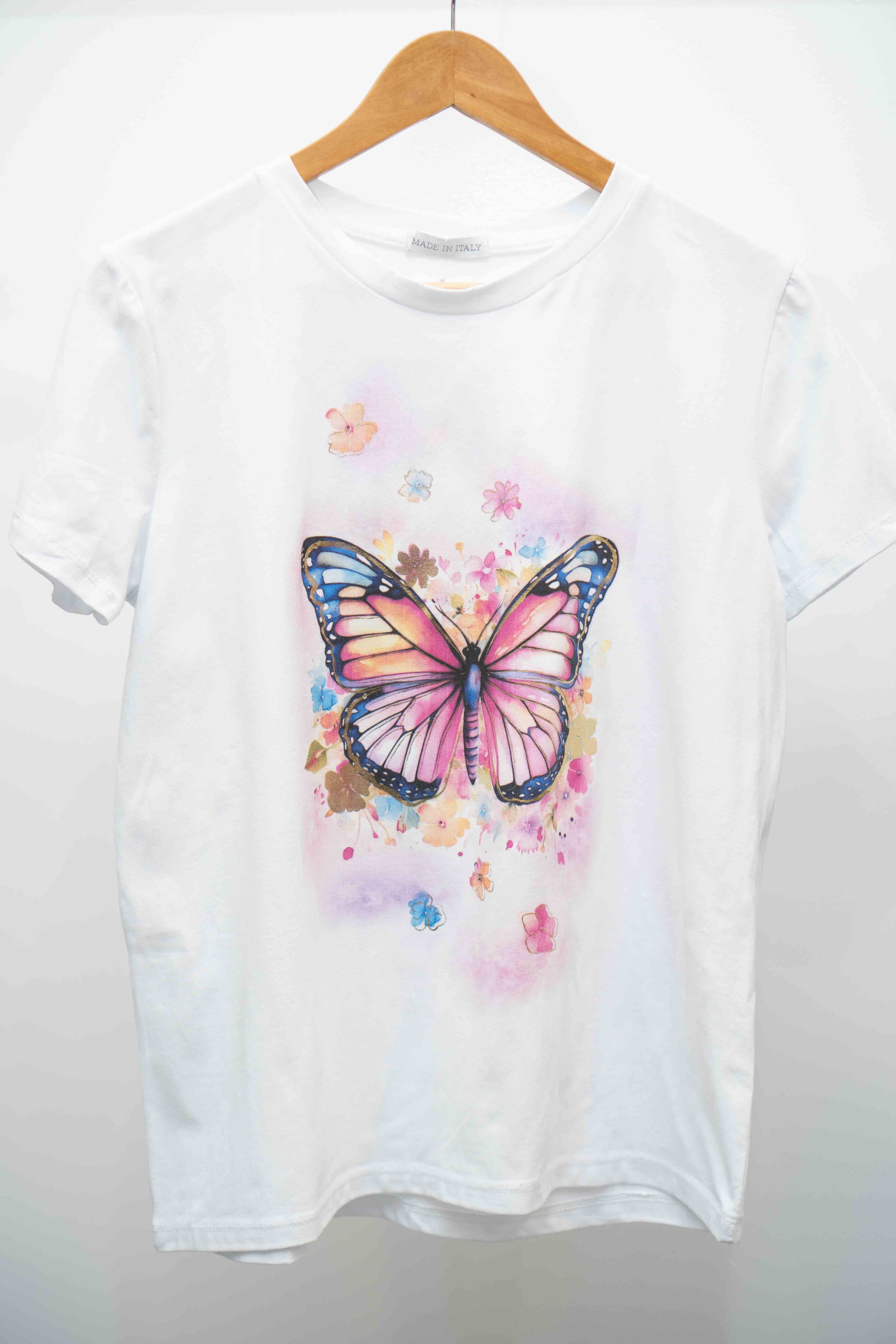 T-Shirt Schmetterling – Romantisches Damen-Shirt mit Blumen-Print von MOOYA