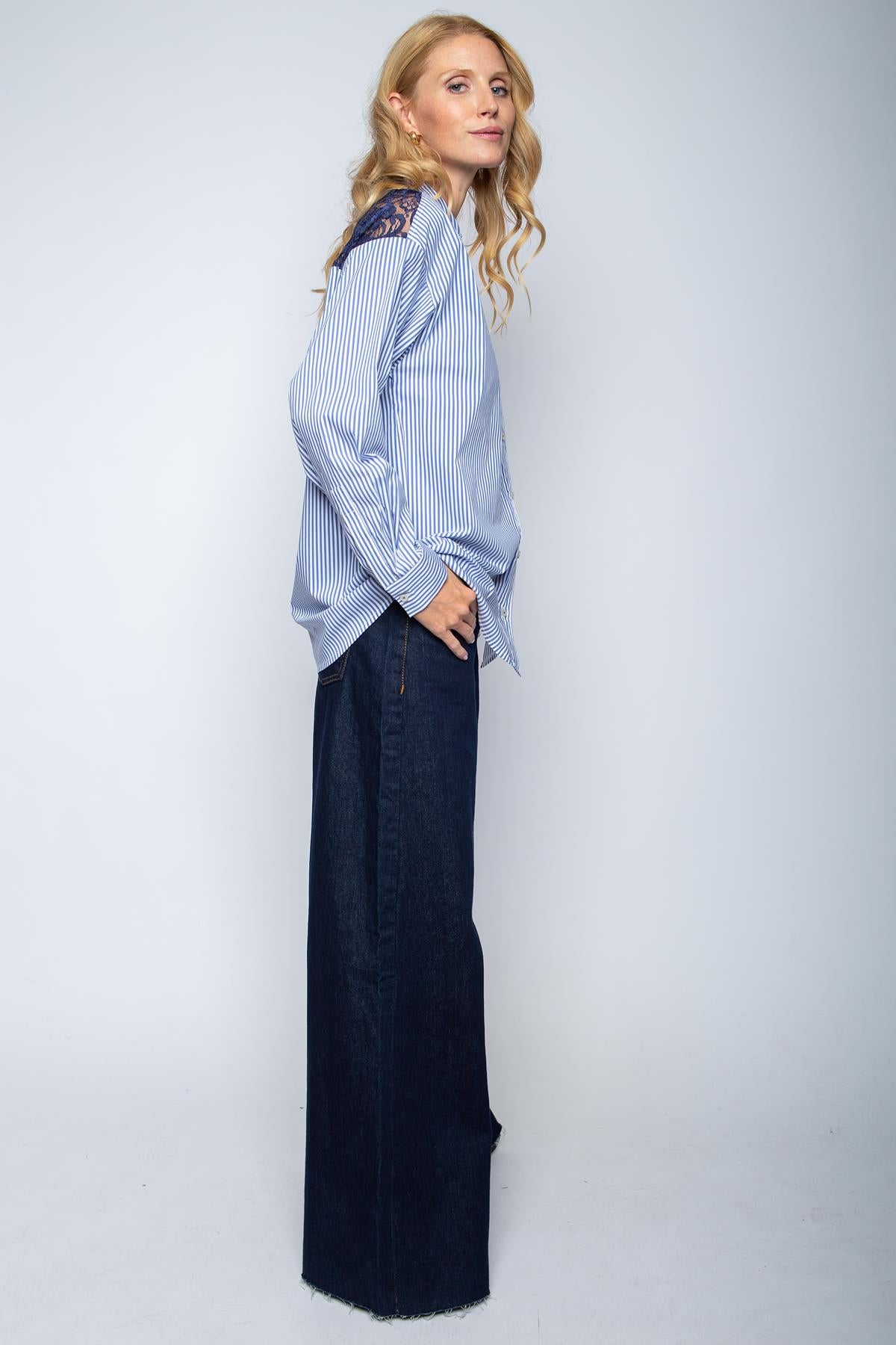 Hemdbluse von Emily van den Bergh mit Spitzeneinsatz