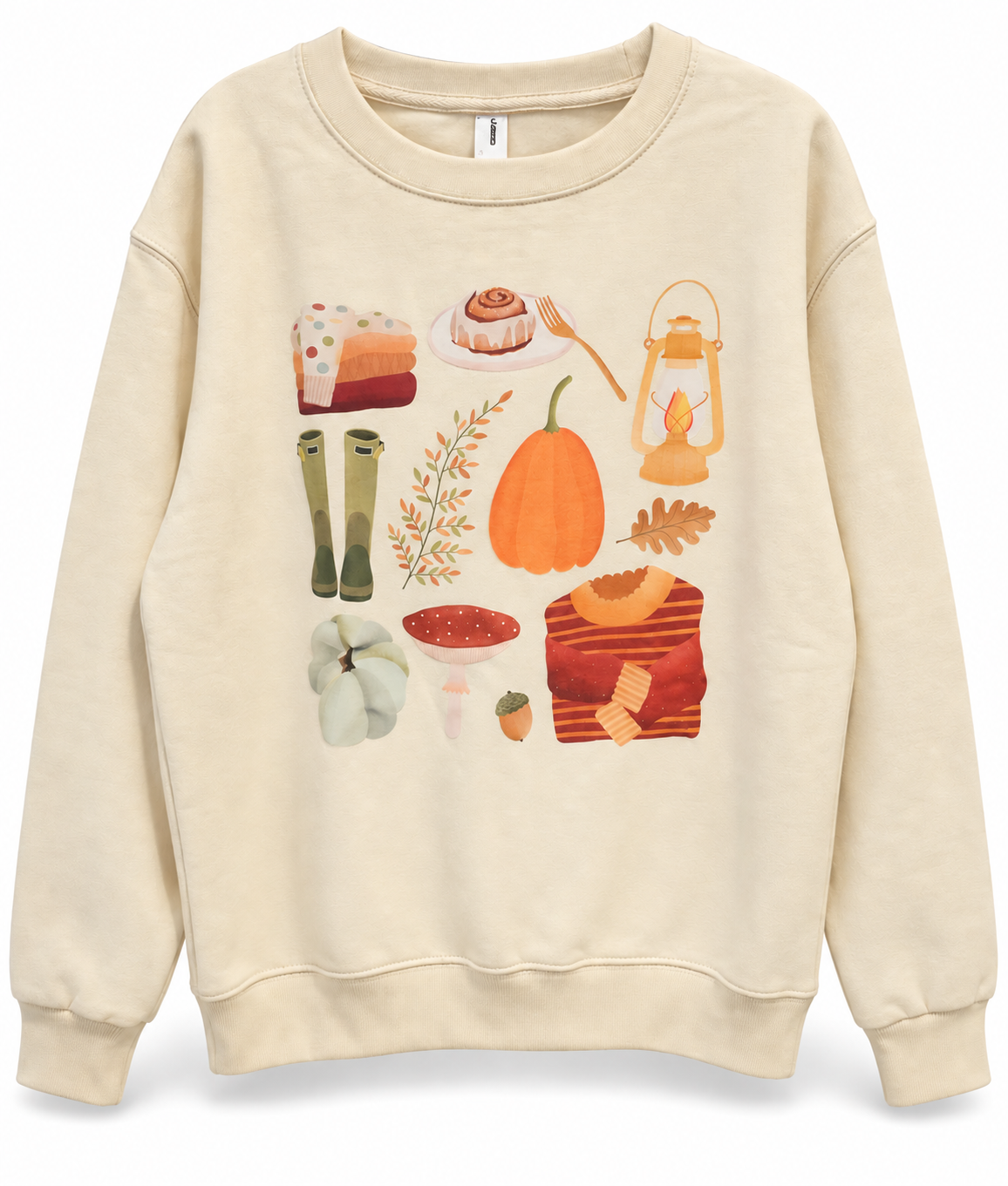 Beiger Herbstpullover mit buntem Herbstmotiv und Rundhalsausschnitt vor weißem Hintergrund