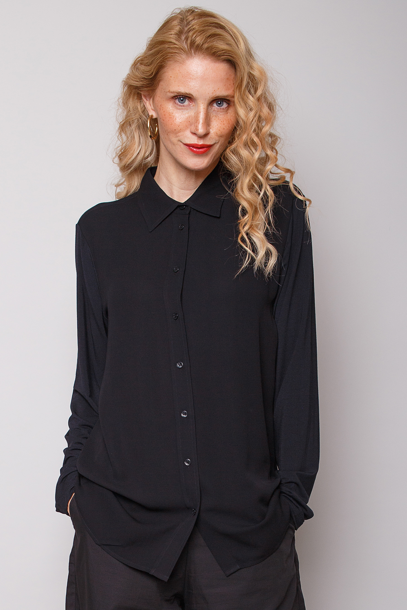 Schwarze Klassiker Bluse von Emily van den Bergh