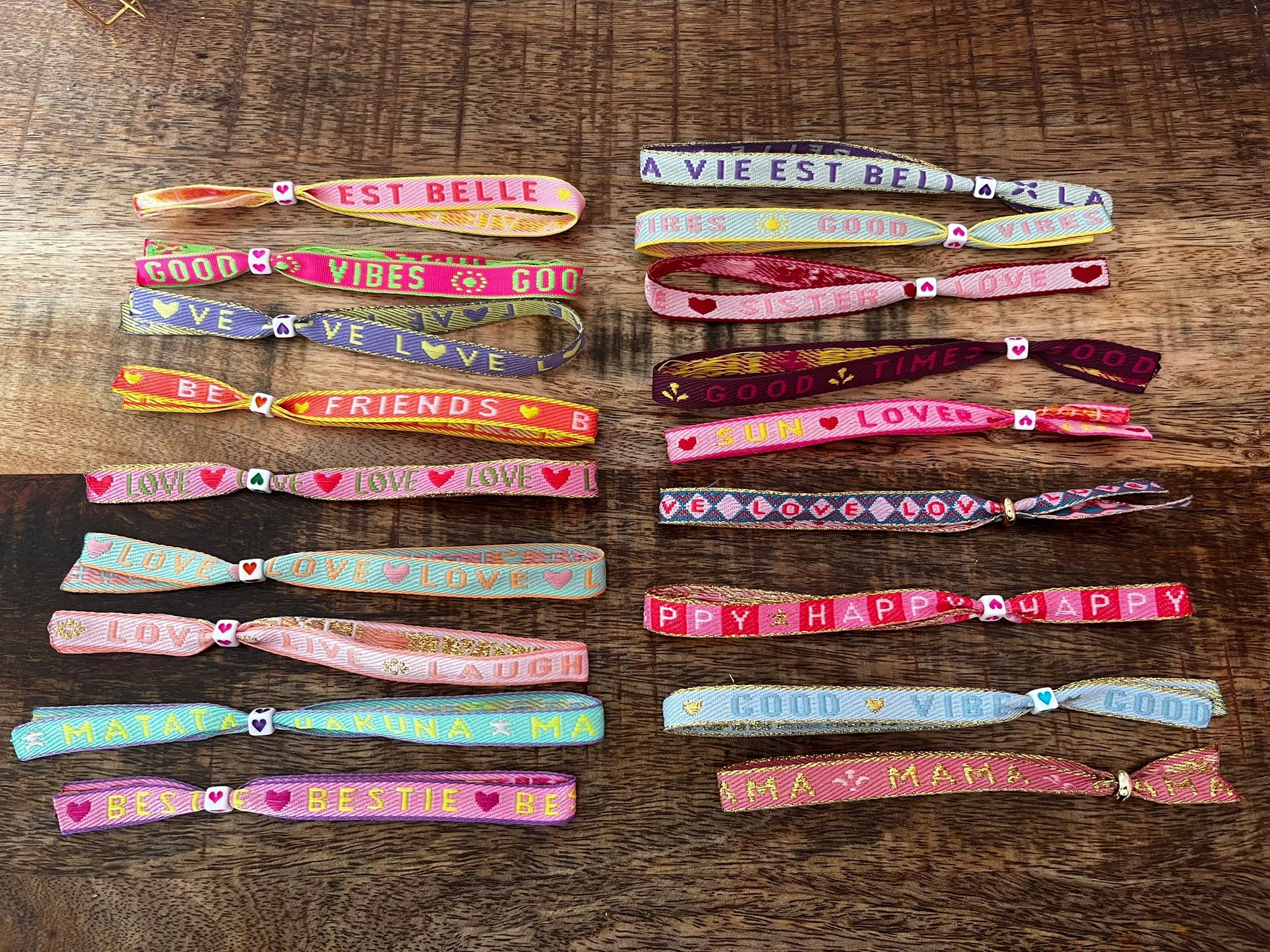 Festivalarmbänder verschiedene Designs - Preis pro Stück