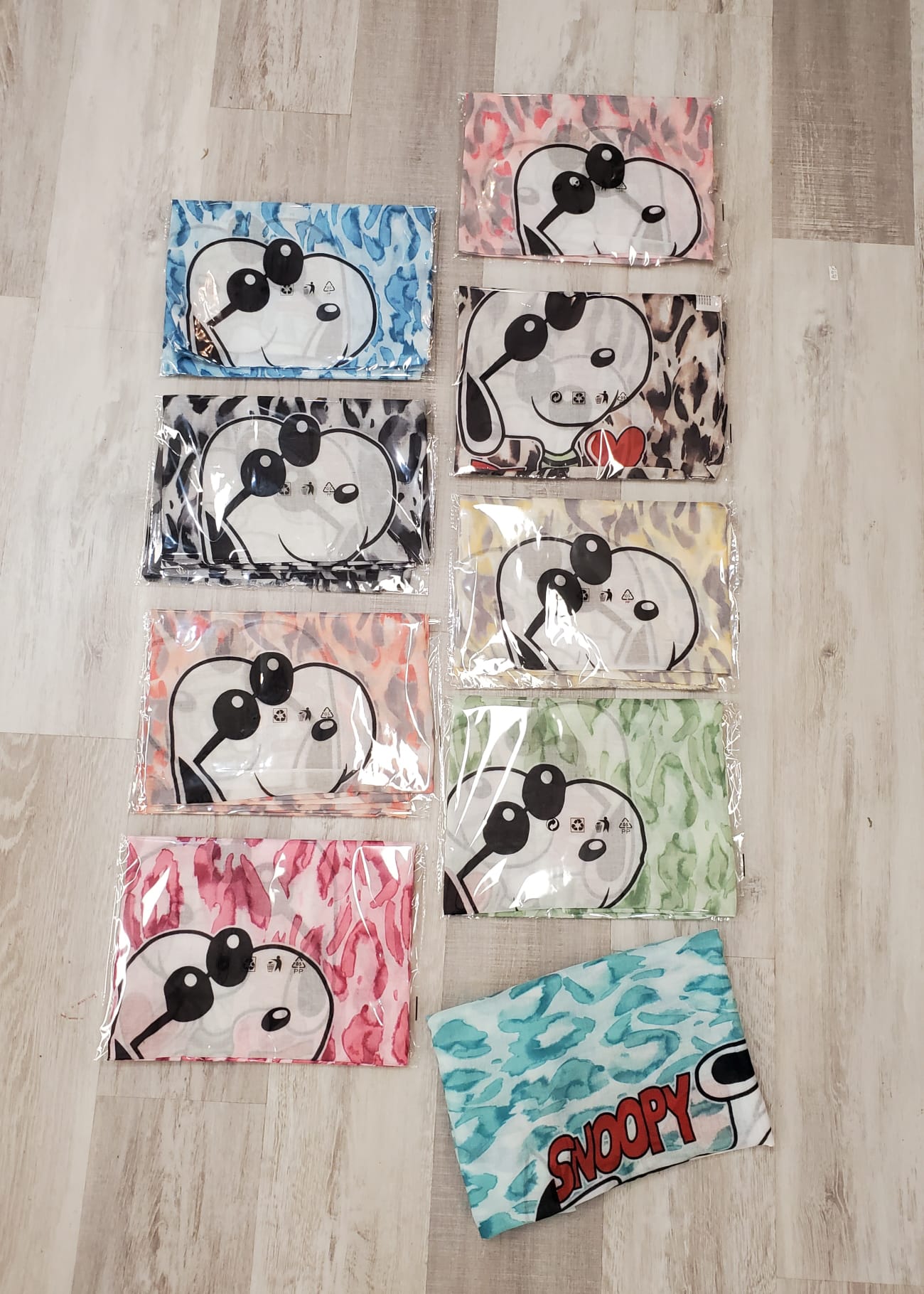 Snoopy Tuch in trendigen Farben mit Muster