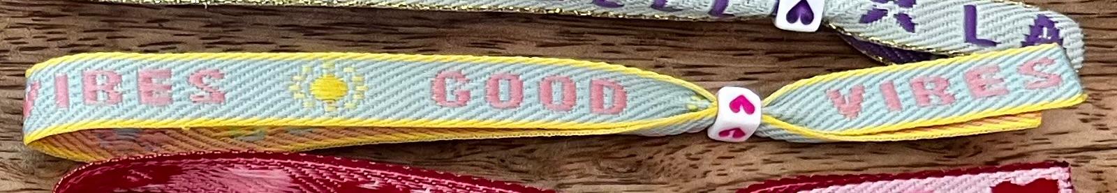 Festivalarmbänder verschiedene Designs - Preis pro Stück