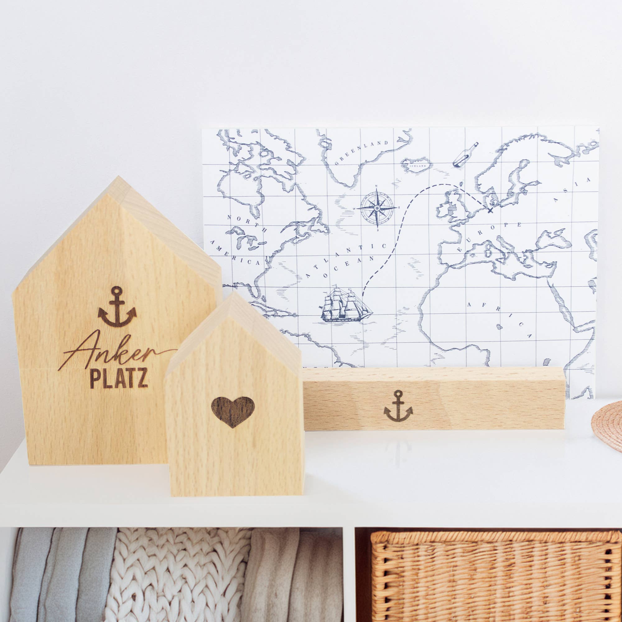 Kartenständer Anker aus nachhaltigem Buchenholz