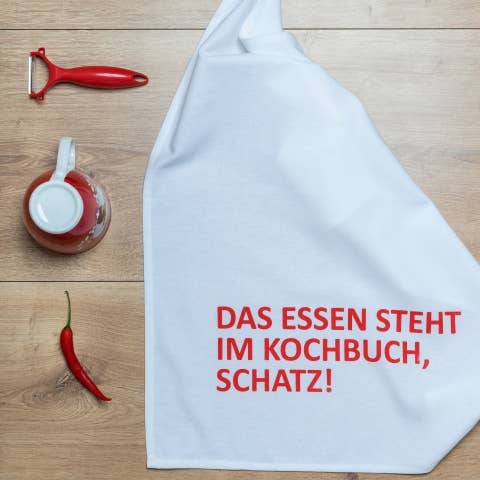 Geschirrtuch „Das Essen steht im Kochbuch, Schatz!“ Weiß – Handbedruckt von 17;30