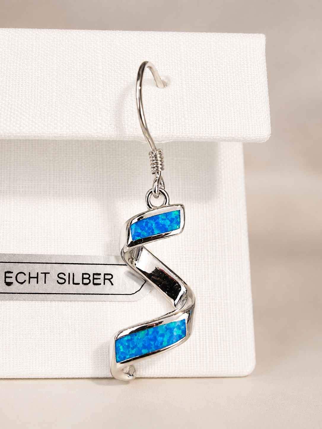 925 Silber Ohrhänger mit blauem Opal – Spiraldesign