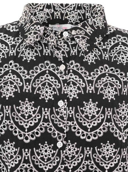 Langarm Bluse mit Lochstickerei – Schwarz/Weiß von Zwillingsherz