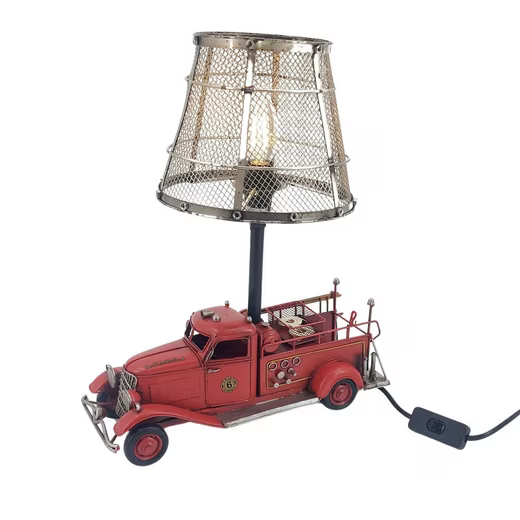 Rote Vintage Tischlampe Feuerwehrauto mit antik-silbernem Metallschirm, diagonale Ansicht von oben